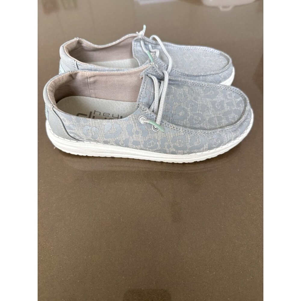 Hey Dude Youth 3-4 Cat Eye Grey Excellent condition - Picture 2 of 7